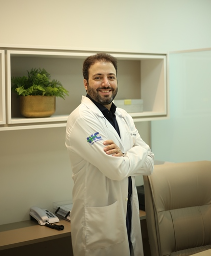 Dr. Roberto Mundim Porto Filho - Cirurgião Digestivo CEA Araguari